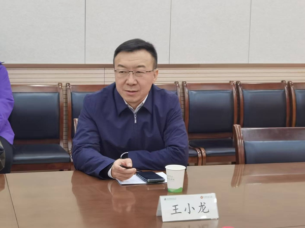 王小龙_副本.jpg
