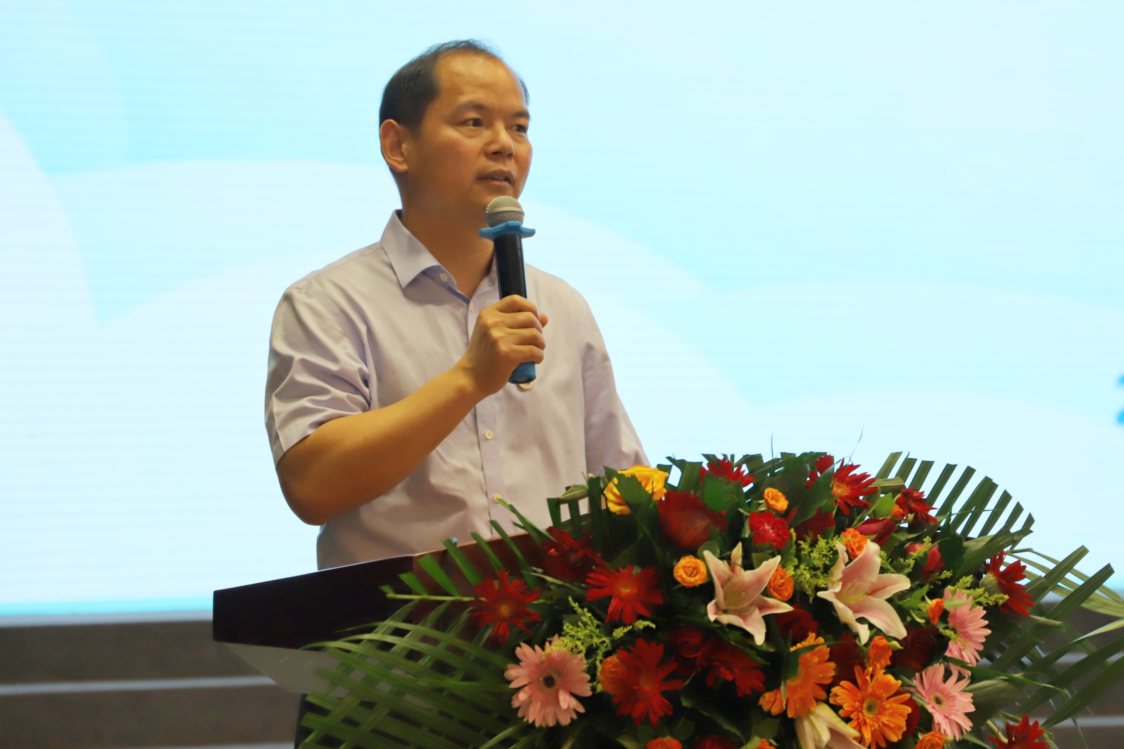 曹军会寄语学生.jpg