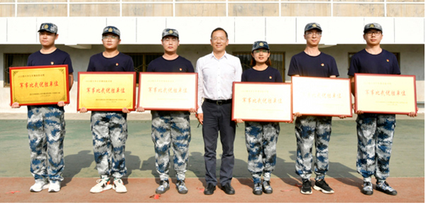 d135d792267548a0a4989fef78a7206c.png 9 大学生军事比武优胜单位.png