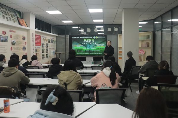 图二:孙章彤学长“呼风唤雨 - 农业有了‘芯’大脑”项目.jpg